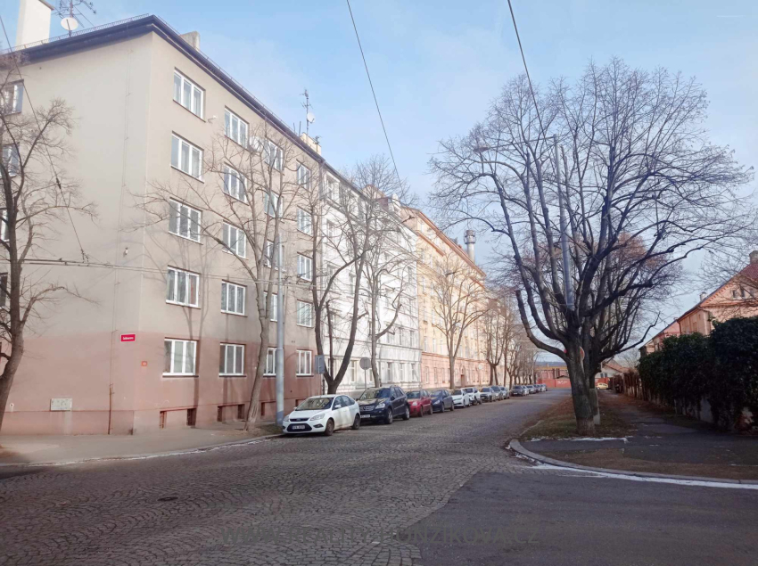 Prodej, byt 1+1, 45,7m2 + VLASTNÍ PARKING, ul. Plzenecká, Plzeň - město